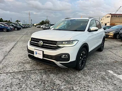 Blue Japanese used car in auction, ready for Ireland import